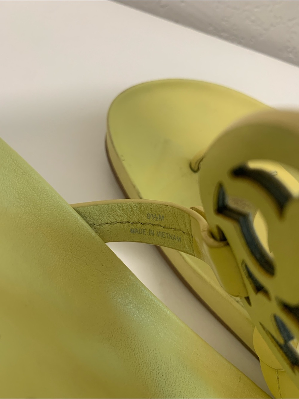 Tory Burch Lemon Yellow Logo Thong Sandals - Picture 7 of 8
